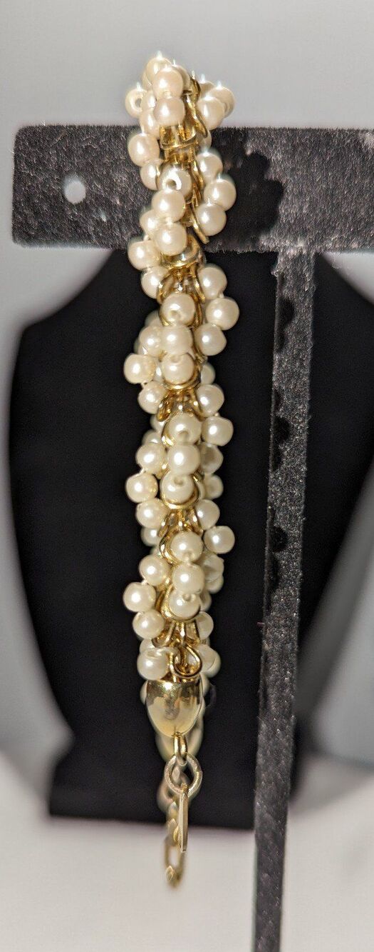White Clustered Faux Pearl Bead Bracelet 7 inch